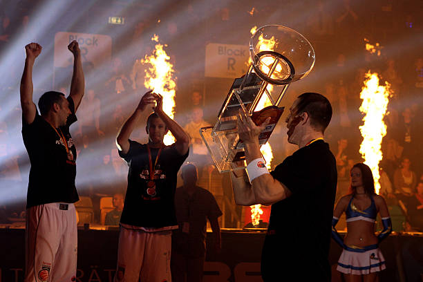 强劲的中场 强劲的中场